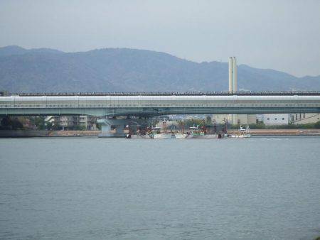 こんなところで漁船が・・・